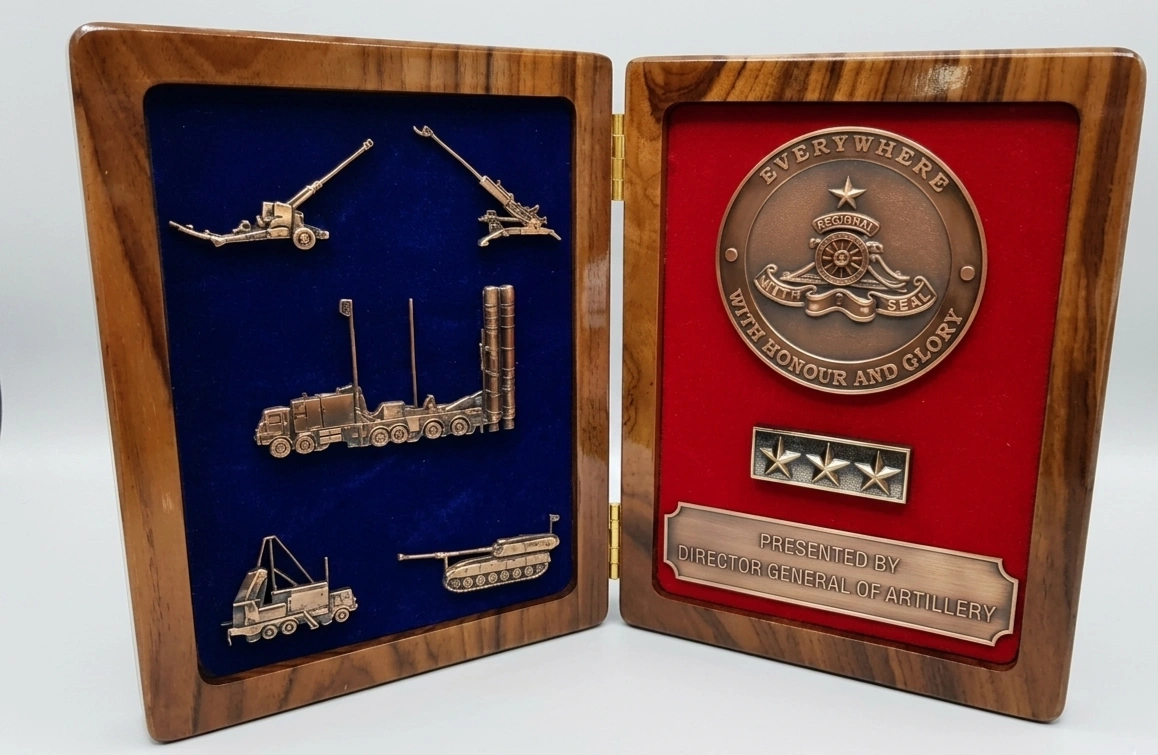 Director General of Artillery Presentation Case